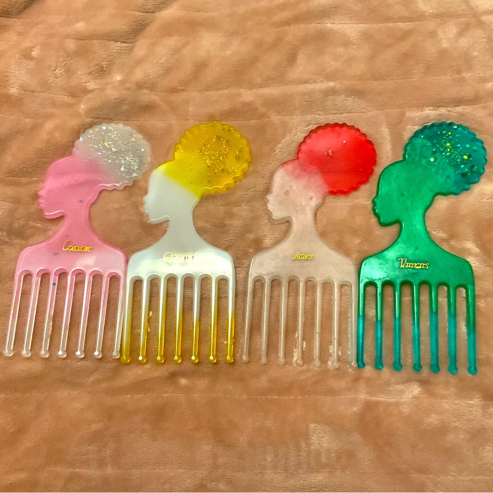 CUSTOM Zodiac Afro Comb - Female Ponytail